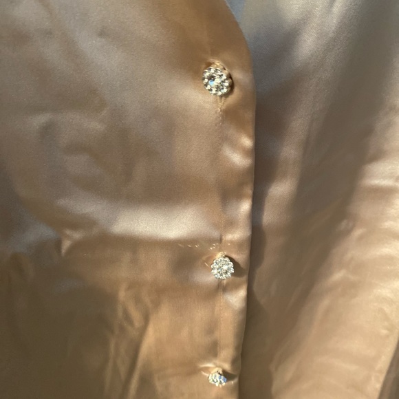Silky Champagne Blouse with three rhine stone buttons, Size L - Picture 3 of 11